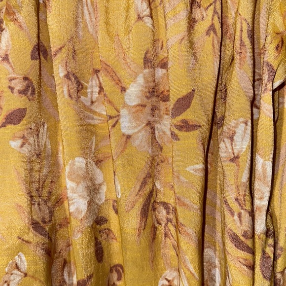 Harve' benard Floral Top - Picture 2 of 5